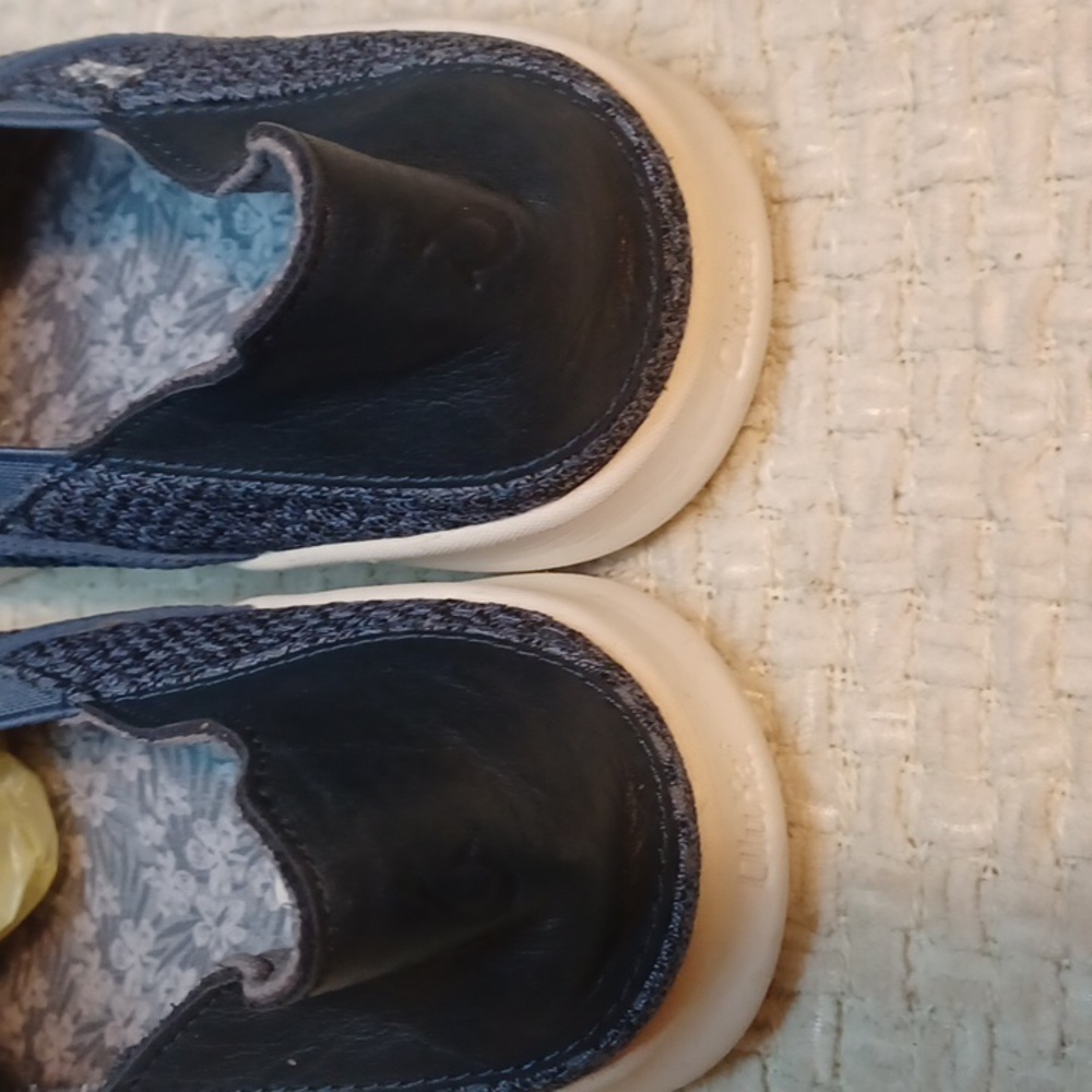 Men's Olukai Alpha Slip On Shoes - Picture 5 of 8